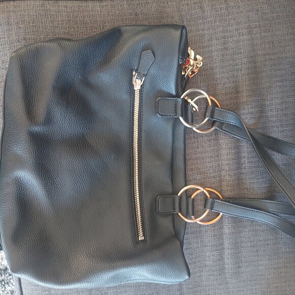 Guess shoulder bag for sale - Picture 3 of 4